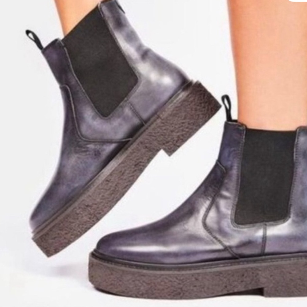 Free People Chelsea Boots
Black Burnished, Size 9